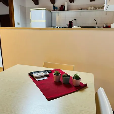 Locami Fondaco Medievale * فيرونا